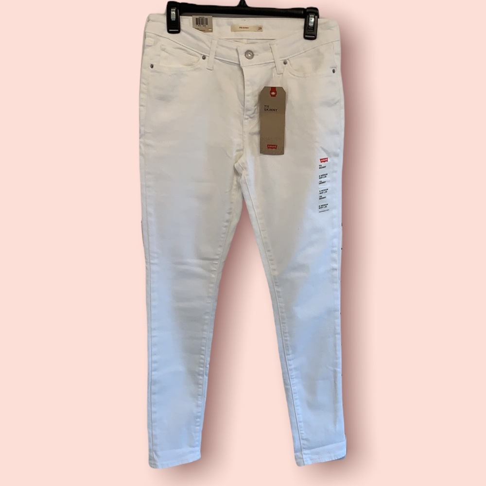 Levi’s 711 skinny jeans NWT- Slight discoloration, being sold AS IS
